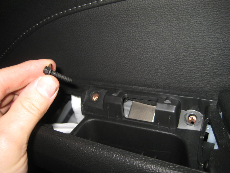 2013-2016-Ford-Fusion-Interior-Door-Panel-Removal-Guide-048