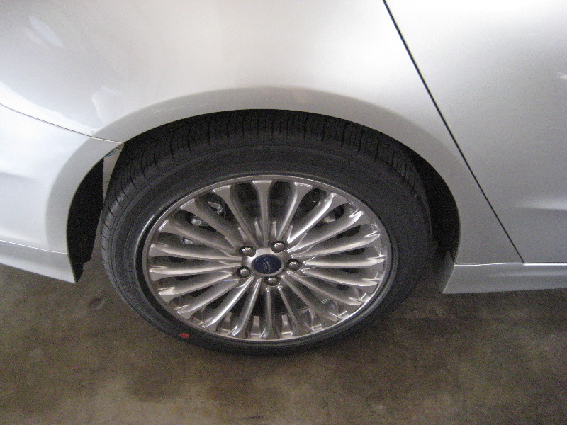 2013-2016-Ford-Fusion-Rear-Disc-Brake-Pads-Replacement-Guide-001