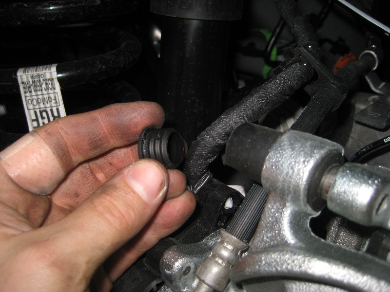 2013-2016-Ford-Fusion-Rear-Disc-Brake-Pads-Replacement-Guide-008