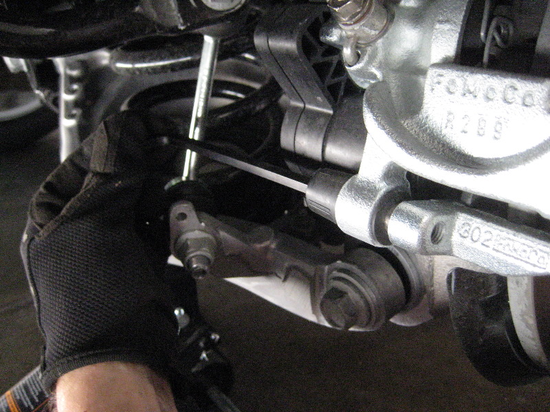 2013-2016-Ford-Fusion-Rear-Disc-Brake-Pads-Replacement-Guide-013