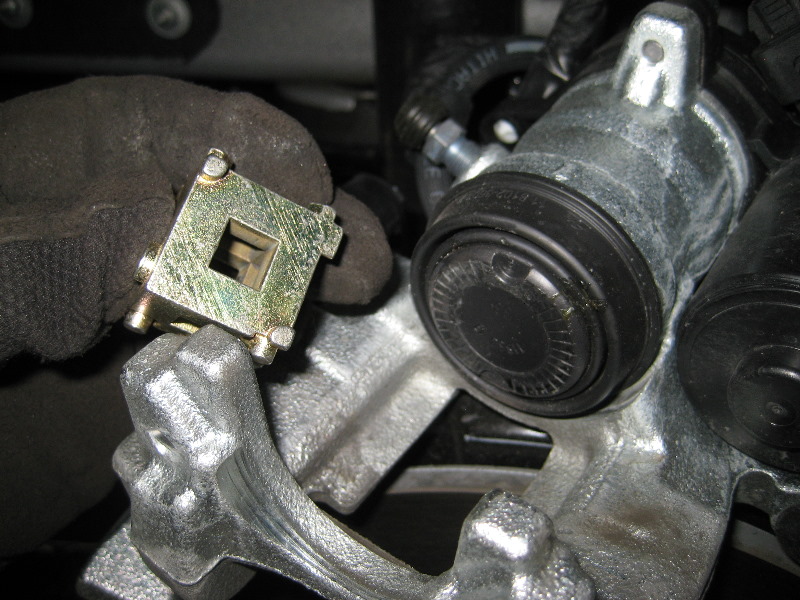 2013-2016-Ford-Fusion-Rear-Disc-Brake-Pads-Replacement-Guide-023