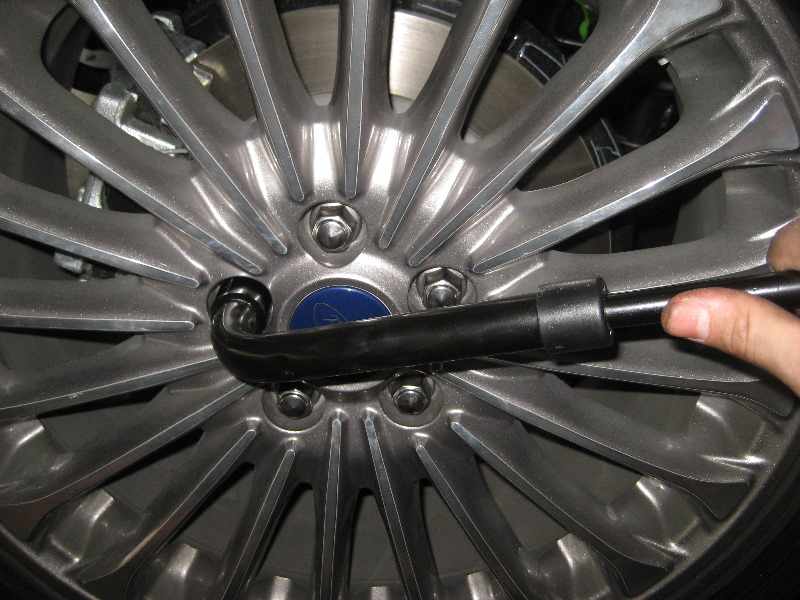 2013-2016-Ford-Fusion-Rear-Disc-Brake-Pads-Replacement-Guide-044