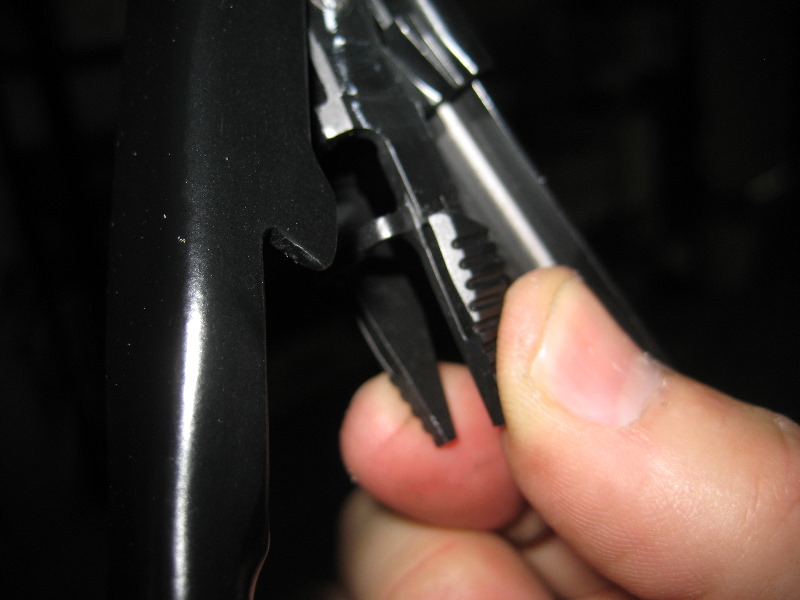 2013-2016-Ford-Fusion-Windshield-Window-Wiper-Blades-Replacement-Guide-005