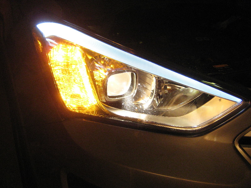2013-2016-Hyundai-Santa-Fe-Headlight-Bulbs-Replacement-Guide-038