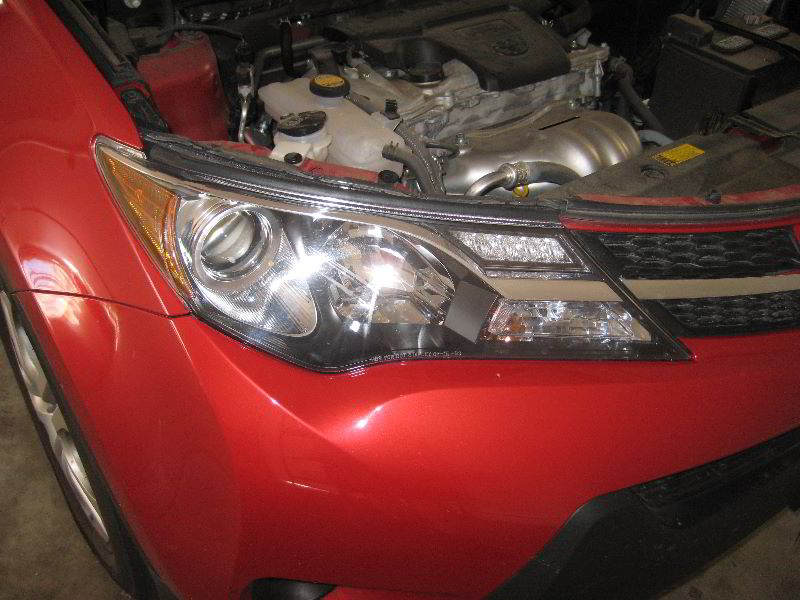 2013-2016-Toyota-RAV4-Headlight-Bulbs-Replacement-Guide-001