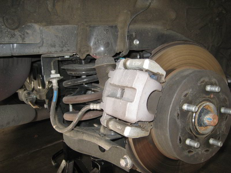 20132016ToyotaRAV4RearDiscBrakePadsReplacementGuide008