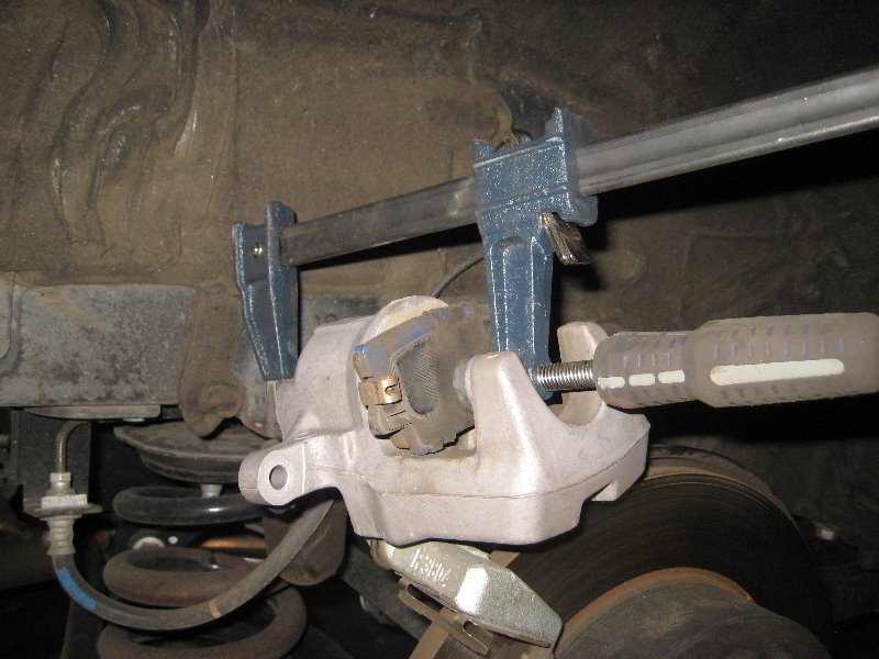 2013-2016-Toyota-RAV4-Rear-Disc-Brake-Pads-Replacement-Guide-021