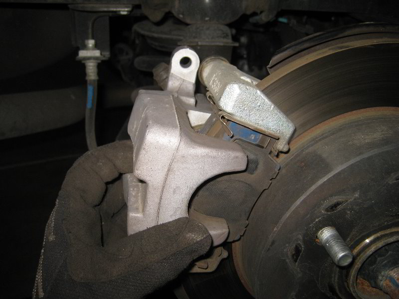 2013-2016-Toyota-RAV4-Rear-Disc-Brake-Pads-Replacement-Guide-028