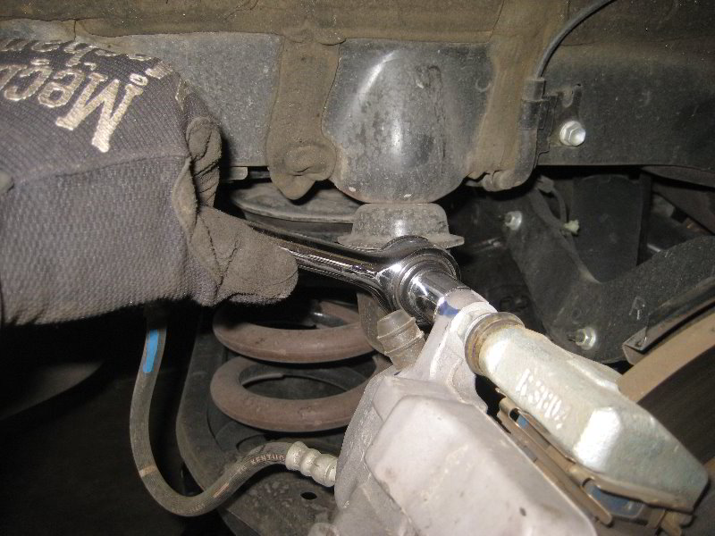 2013-2016-Toyota-RAV4-Rear-Disc-Brake-Pads-Replacement-Guide-032