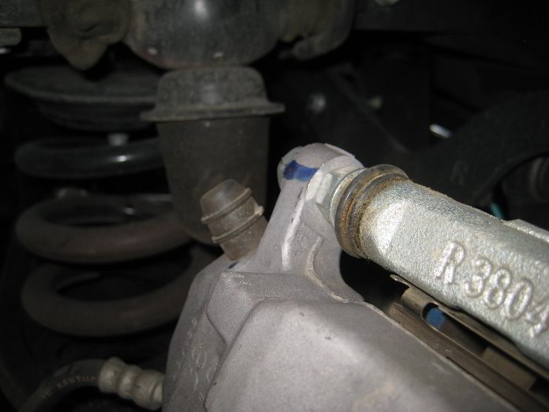 2013-2016-Toyota-RAV4-Rear-Disc-Brake-Pads-Replacement-Guide-033