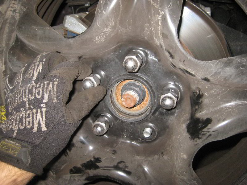 2013-2016-Toyota-RAV4-Rear-Disc-Brake-Pads-Replacement-Guide-036