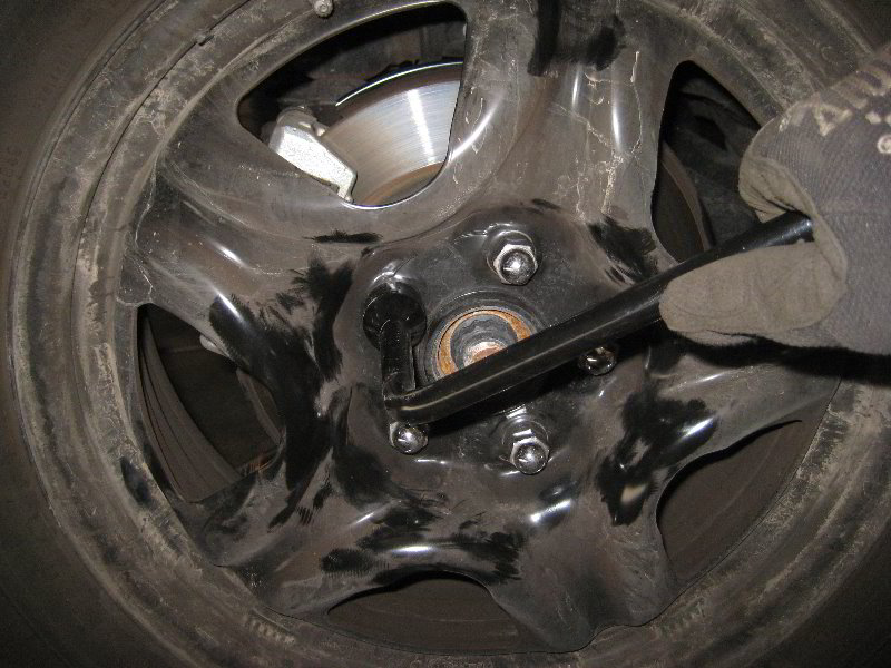 2013-2016-Toyota-RAV4-Rear-Disc-Brake-Pads-Replacement-Guide-037