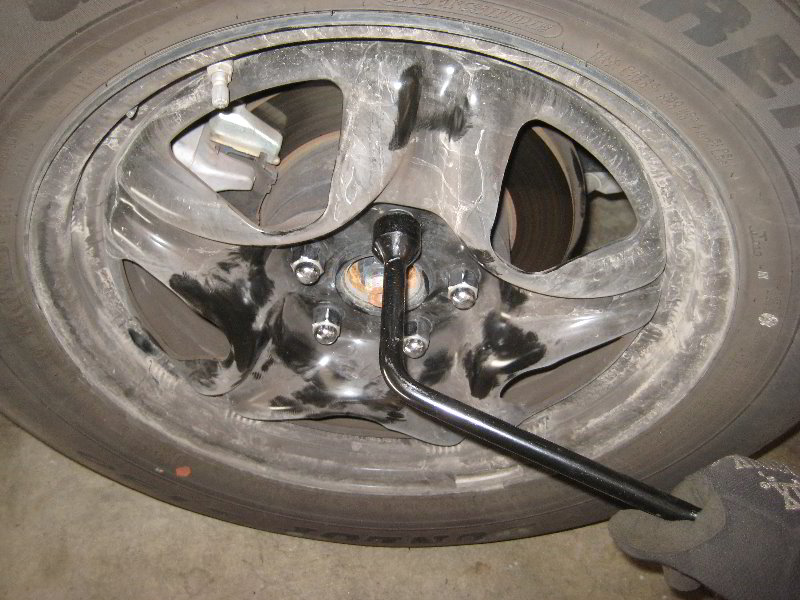 2013-2016-Toyota-RAV4-Rear-Disc-Brake-Pads-Replacement-Guide-038