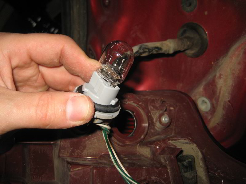 2013-2016-Toyota-RAV4-Tail-Light-Bulbs-Replacement-Guide-016