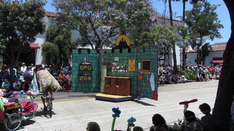 Santa-Barbara-Summer-Solstice-Celebration-Parade-CA-043
