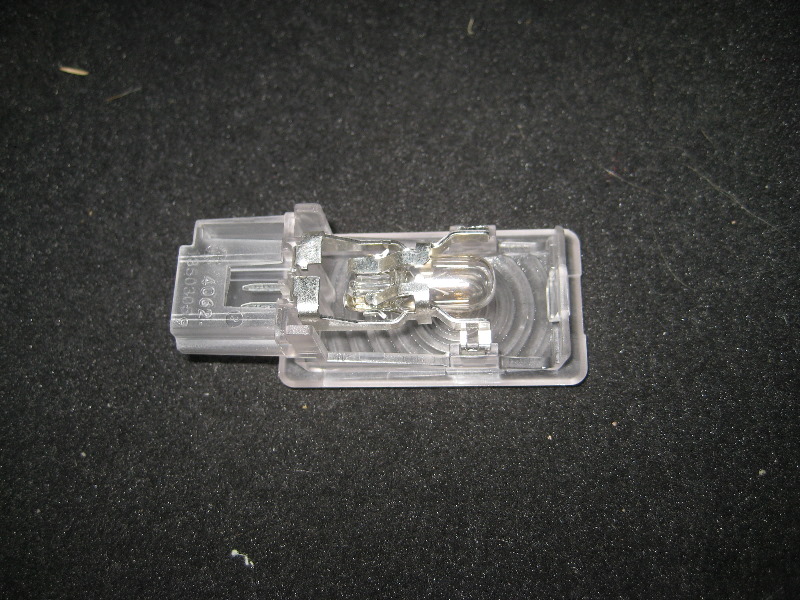 2014-2018-Chevrolet-Impala-Glove-Box-Light-Bulb-Replacement-Guide-023