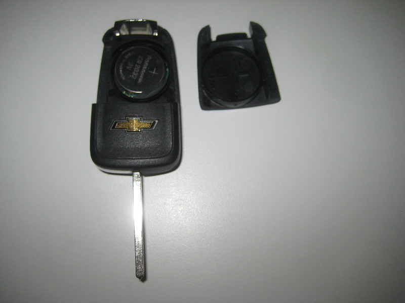 2014-2018-Chevrolet-Impala-Key-Fob-Battery-Replacement-Guide-006
