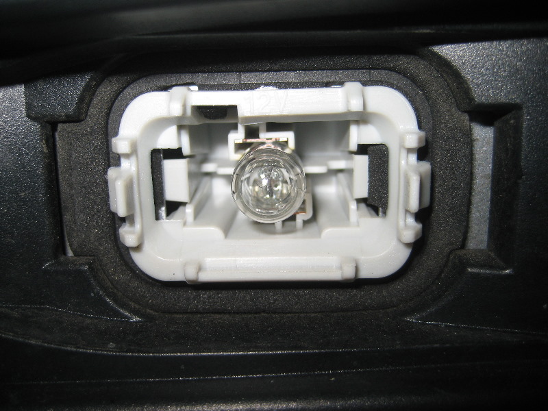 2014-2018-Mazda-Mazda6-License-Plate-Light-Bulbs-Replacement-Guide-006