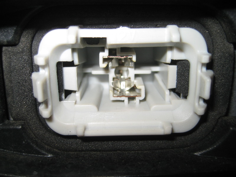 2014-2018-Mazda-Mazda6-License-Plate-Light-Bulbs-Replacement-Guide-009