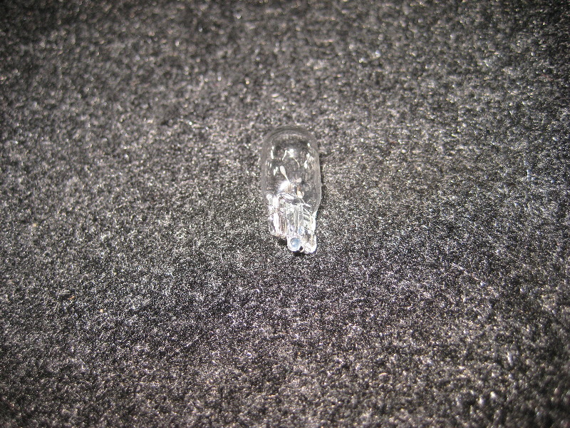 2014-2018-Mazda-Mazda6-License-Plate-Light-Bulbs-Replacement-Guide-010