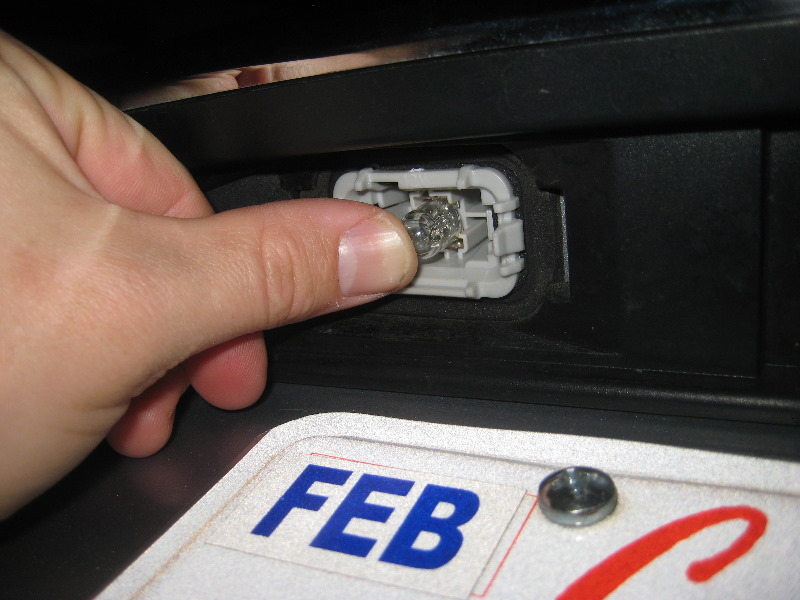 2014-2018-Mazda-Mazda6-License-Plate-Light-Bulbs-Replacement-Guide-011