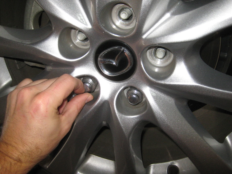 20142018MazdaMazda6RearBrakePadsReplacementGuide006