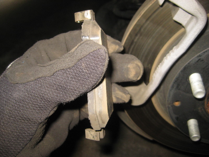 20142018MazdaMazda6RearBrakePadsReplacementGuide015