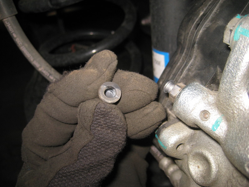 20142018MazdaMazda6RearBrakePadsReplacementGuide029