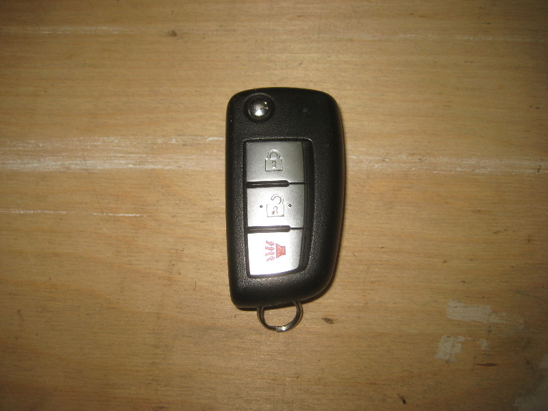 2014-2018-Nissan-Rogue-Key-Fob-Battery-Replacement-Guide-001