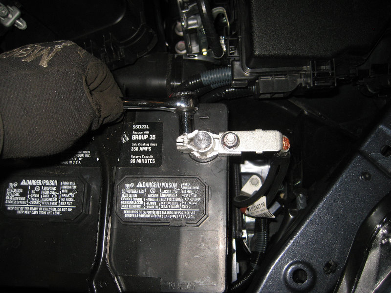 2014-2018-Toyota-Corolla-12V-Automotive-Battery-Replacement-Guide-002