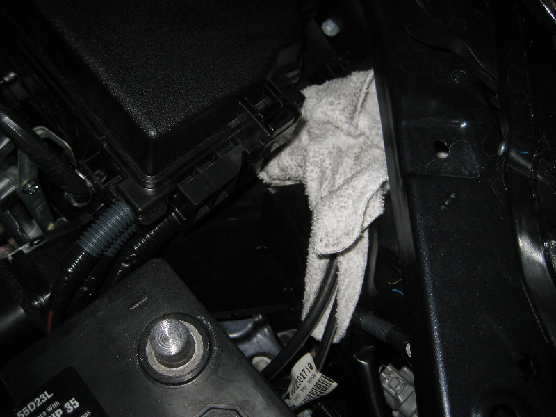 2014-2018-Toyota-Corolla-12V-Automotive-Battery-Replacement-Guide-004