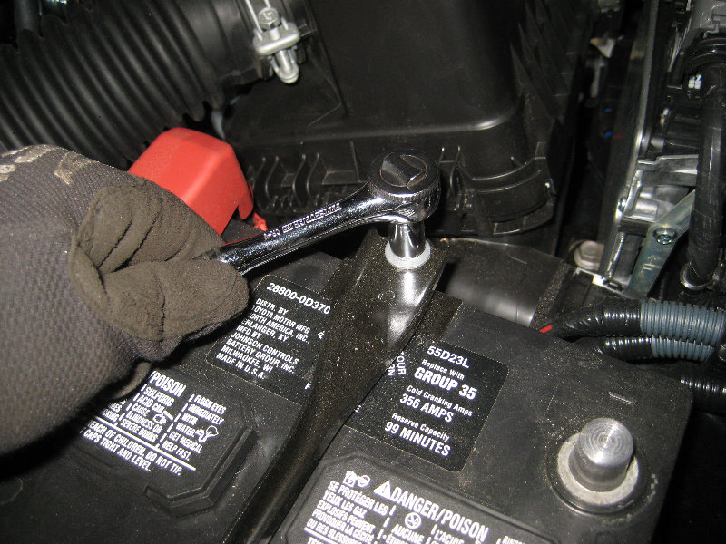 2014-2018-Toyota-Corolla-12V-Automotive-Battery-Replacement-Guide-005