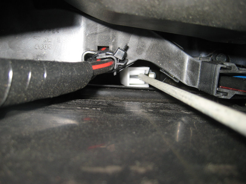 2014-2018-Toyota-Corolla-12V-Automotive-Battery-Replacement-Guide-006