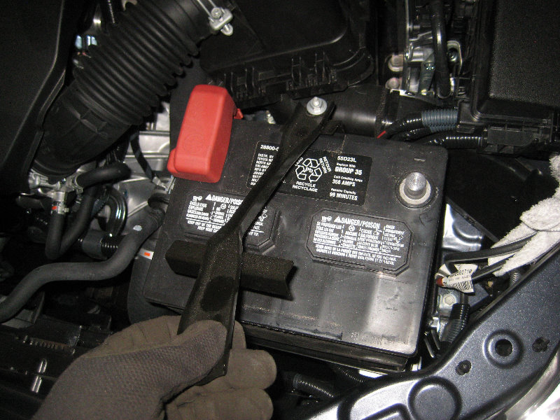 2014-2018-Toyota-Corolla-12V-Automotive-Battery-Replacement-Guide-009