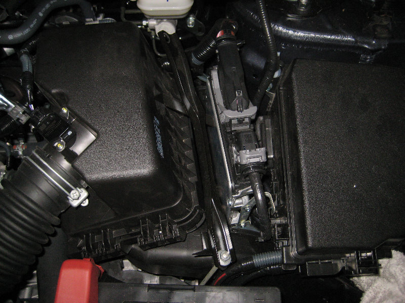 2014-2018-Toyota-Corolla-12V-Automotive-Battery-Replacement-Guide-010