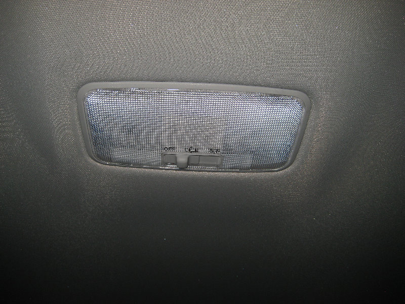 2014-2018-Toyota-Corolla-Dome-Light-Bulb-Replacement-Guide-001