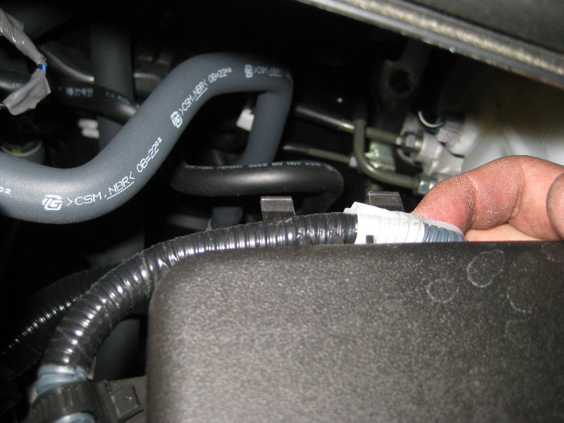 2014-2018-Toyota-Corolla-2ZR-FE-Engine-Air-Filter-Replacement-Guide-011