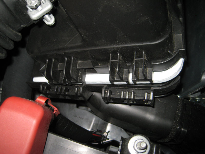 2014-2018-Toyota-Corolla-2ZR-FE-Engine-Air-Filter-Replacement-Guide-014