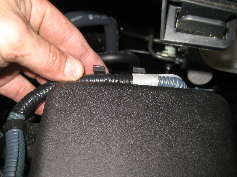 2014-2018-Toyota-Corolla-2ZR-FE-Engine-Air-Filter-Replacement-Guide-017