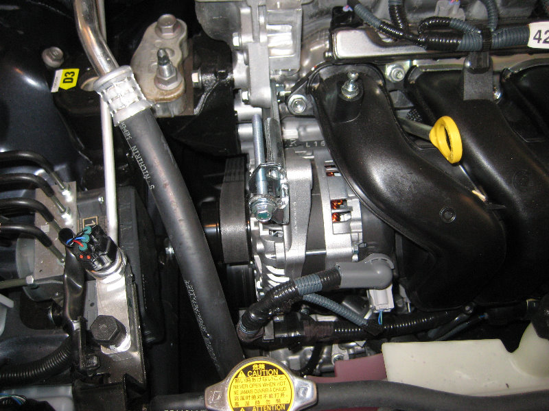 2014-2018-Toyota-Corolla-2ZR-FE-Engine-Serpentine-Accessory-Belt-Replacement-Guide-004