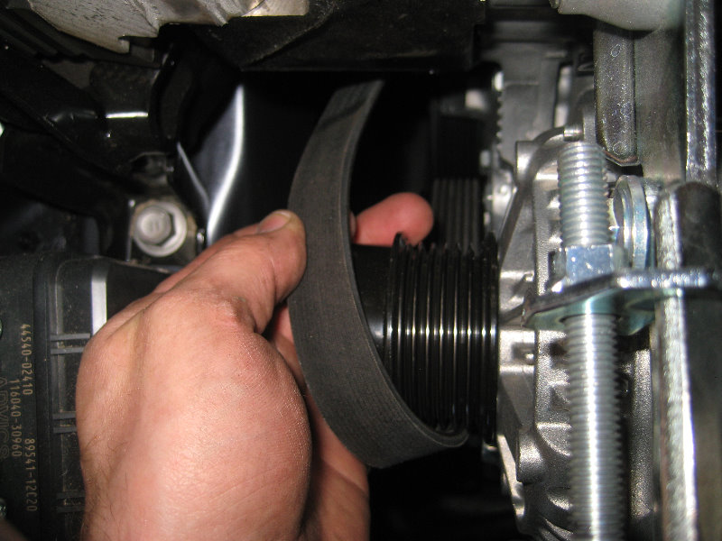 2014-2018-Toyota-Corolla-2ZR-FE-Engine-Serpentine-Accessory-Belt-Replacement-Guide-021