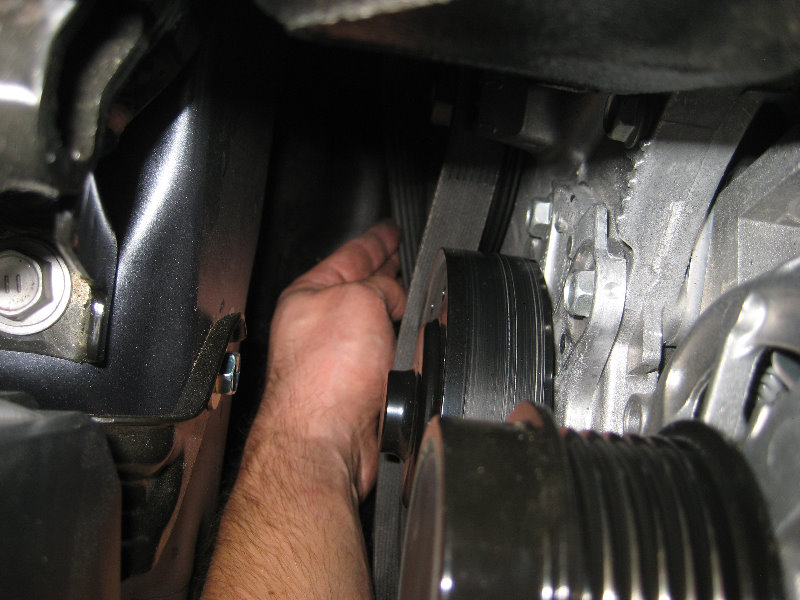 2014-2018-Toyota-Corolla-2ZR-FE-Engine-Serpentine-Accessory-Belt-Replacement-Guide-029