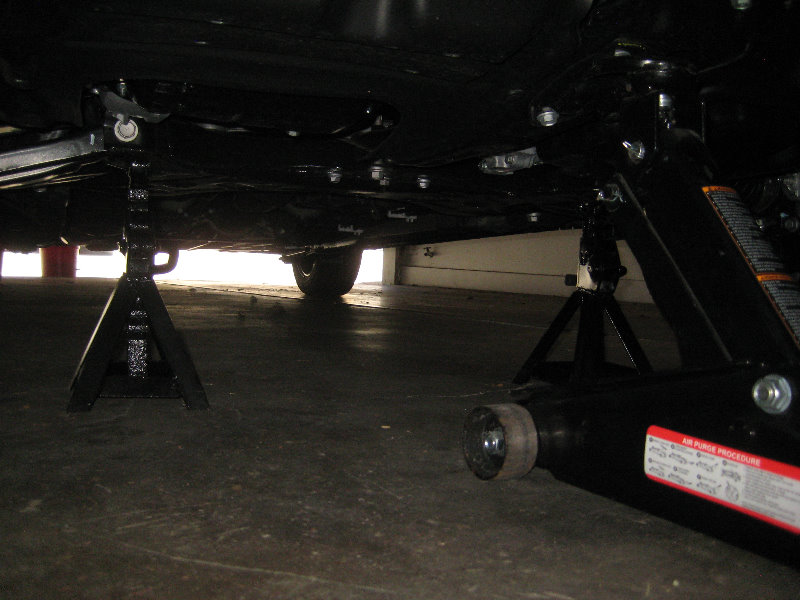 2014-2018-Toyota-Corolla-Front-Brake-Pads-Replacement-Guide-005