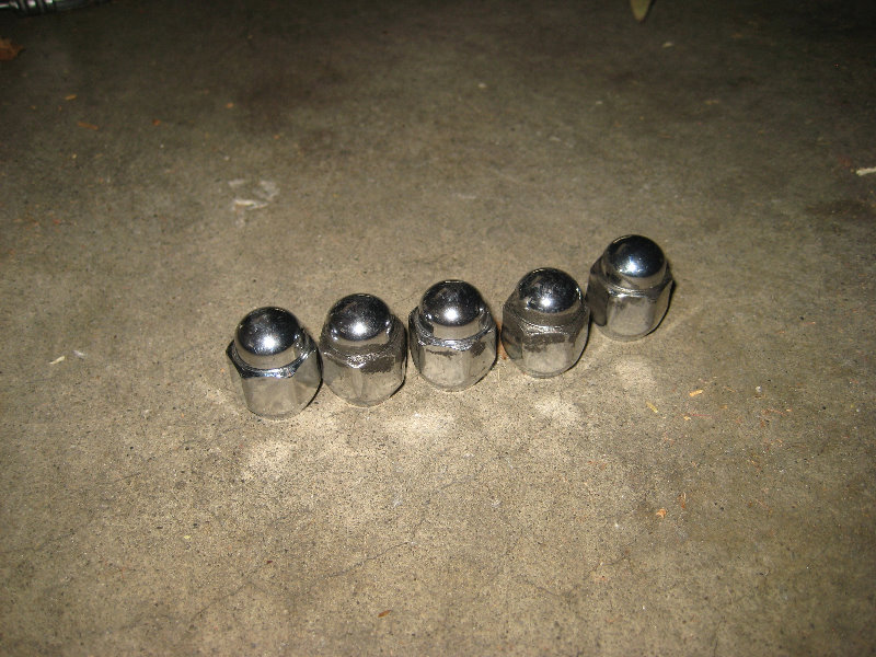 2014-2018-Toyota-Corolla-Front-Brake-Pads-Replacement-Guide-007