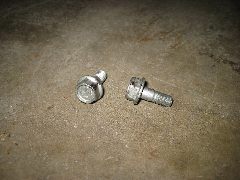 2014-2018-Toyota-Corolla-Front-Brake-Pads-Replacement-Guide-014