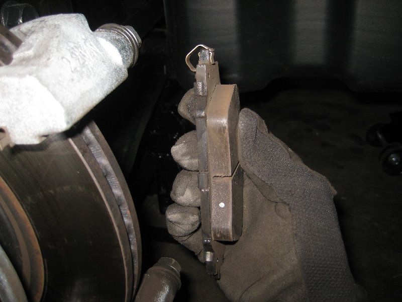 2014-2018-Toyota-Corolla-Front-Brake-Pads-Replacement-Guide-018