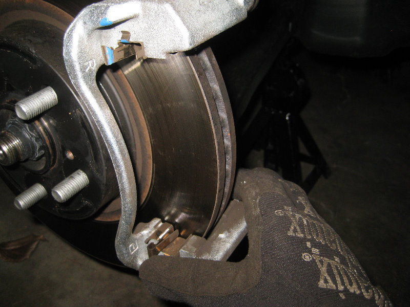 2014-2018-Toyota-Corolla-Front-Brake-Pads-Replacement-Guide-019