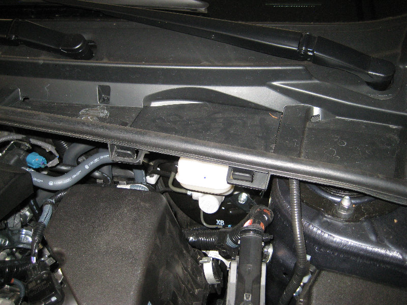 2014-2018-Toyota-Corolla-Front-Brake-Pads-Replacement-Guide-023