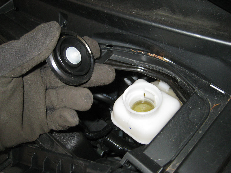 2014-2018-Toyota-Corolla-Front-Brake-Pads-Replacement-Guide-026