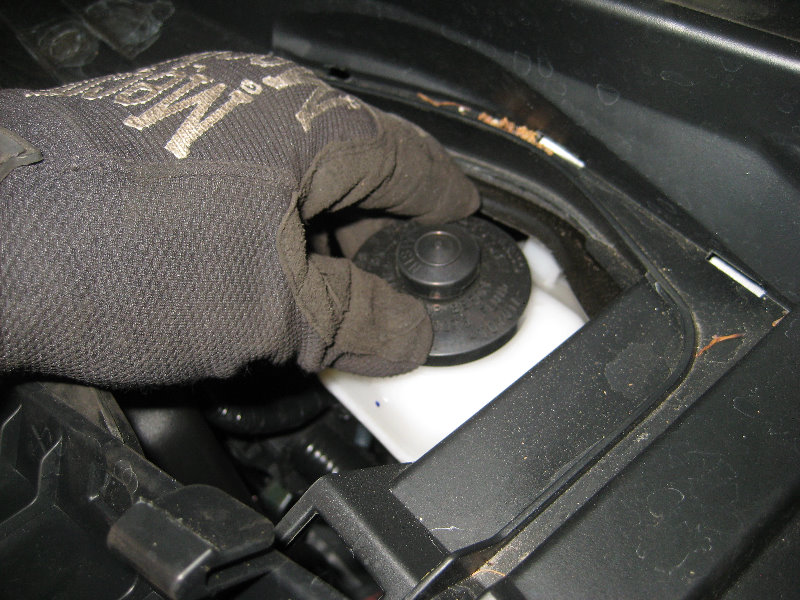 2014-2018-Toyota-Corolla-Front-Brake-Pads-Replacement-Guide-028